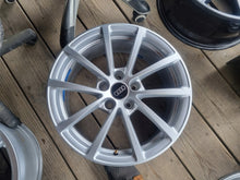 Load image into Gallery viewer, 1x Alufelge 17 Zoll 7.5&quot; 5x112 36ET Silber 4K0601025 Audi C8 Rim Wheel