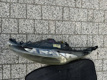 Laden Sie das Bild in den Galerie-Viewer, Frontscheinwerfer Ford Fiesta 8A61-13W030-AH Links Scheinwerfer Headlight SCH4334391889jm