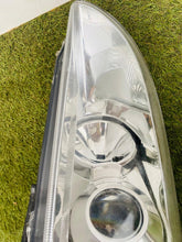 Load image into Gallery viewer, Frontscheinwerfer Ford Focus 4M5113101FD Xenon Links Scheinwerfer Headlight