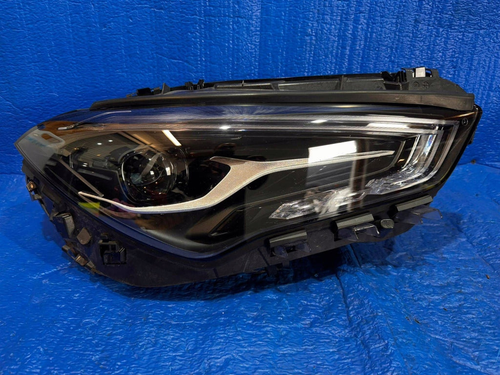 Frontscheinwerfer Mercedes-Benz Cla X118 C118 A1189060801 Rechts Headlight SCH6448148230yw