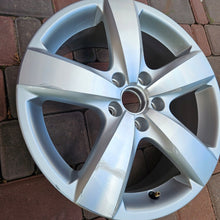 Laden Sie das Bild in den Galerie-Viewer, 1x Alufelge 17 Zoll 6.5" 5x112 33ET 5N0601025L VW Tiguan Passat B8 Sharan Touran FEL2777674712kn