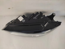 Laden Sie das Bild in den Galerie-Viewer, Frontscheinwerfer VW Touran 5TB941005C Links Scheinwerfer Headlight