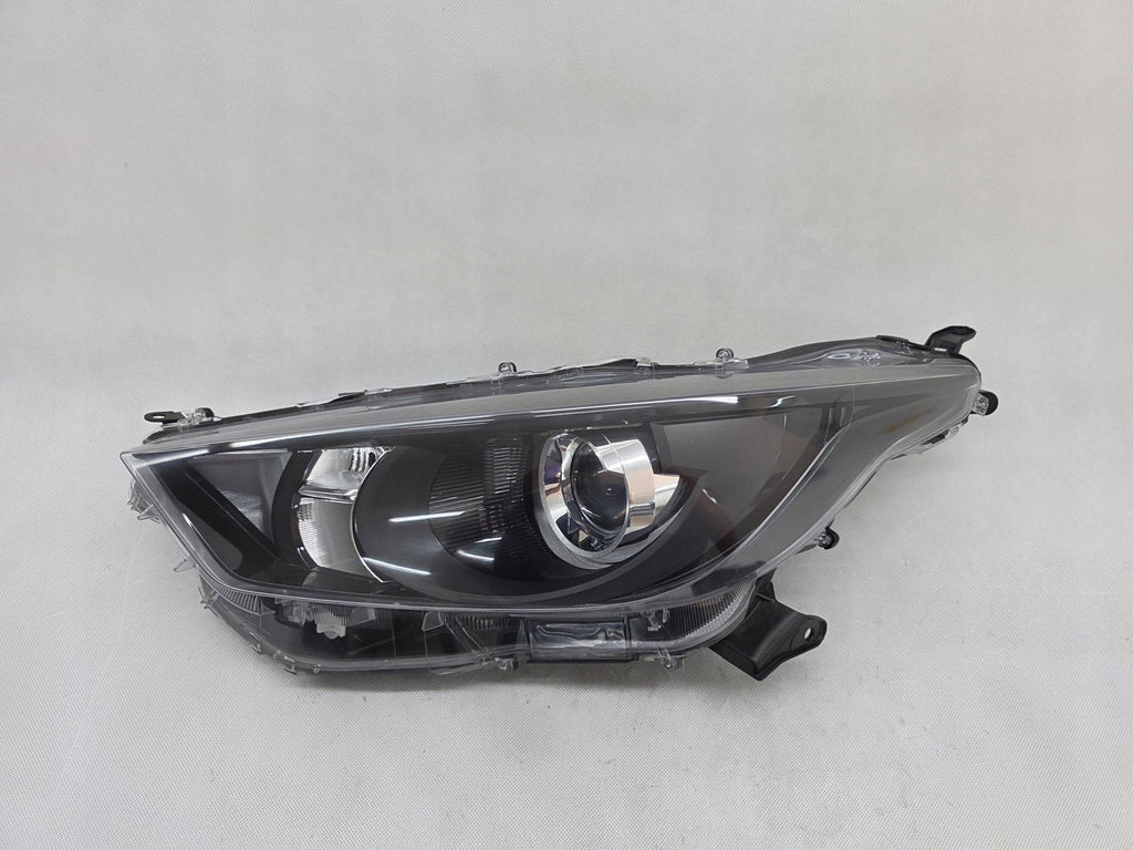 Frontscheinwerfer Toyota 4 Yaris EUK0-6 Ein Stück (Rechts oder Links) Headlight