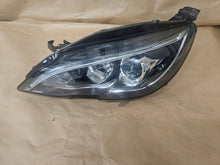 Laden Sie das Bild in den Galerie-Viewer, Frontscheinwerfer Peugeot 308 9816990680 Vorderseite Scheinwerfer Headlight SCH3928807363gy