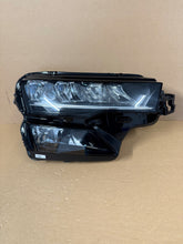 Laden Sie das Bild in den Galerie-Viewer, Frontscheinwerfer Skoda Karoq 57B941009 Ein Satz Scheinwerfer Headlight SCH9605249398ld