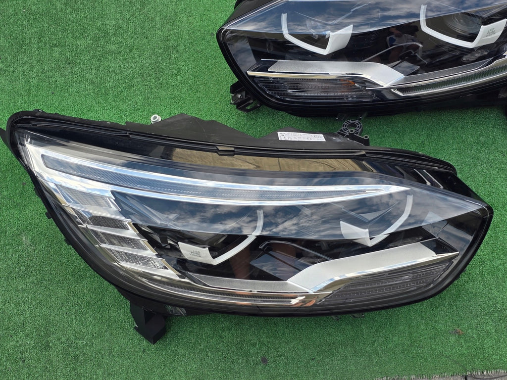 Frontscheinwerfer Renault Scenic 260109047R 260603201R Ein Satz Headlight SCH1421103574sj