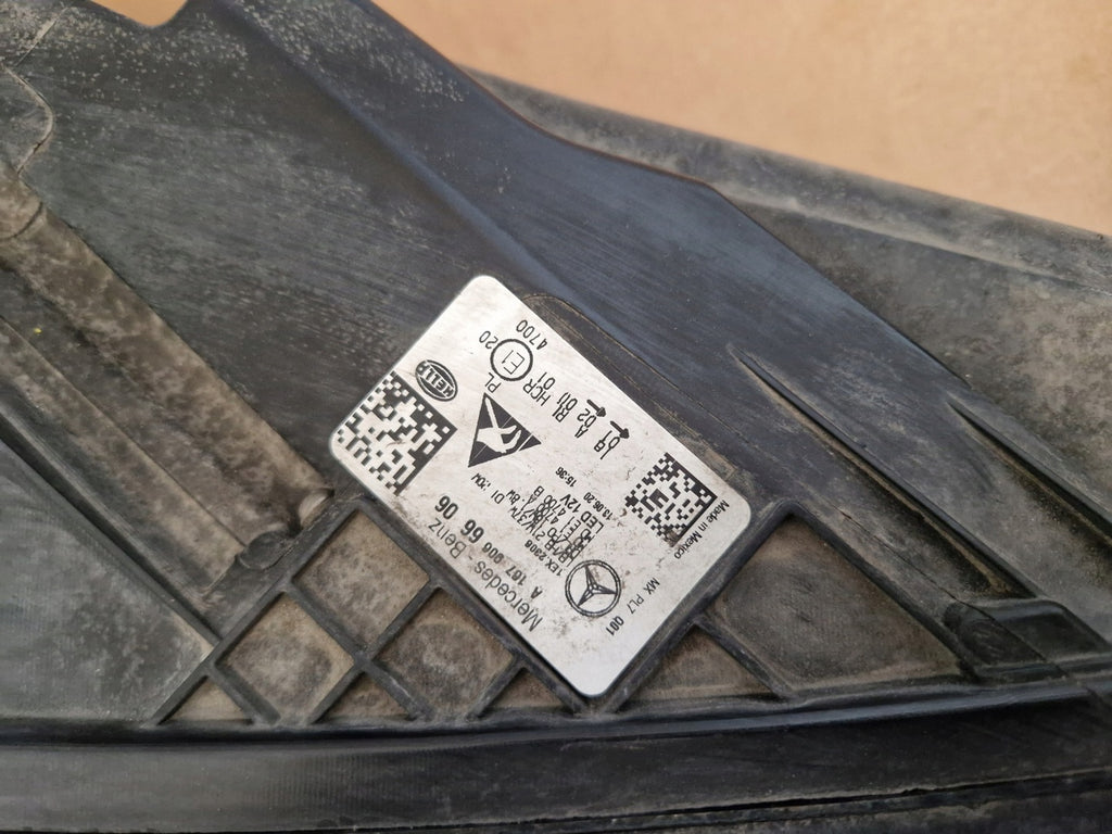 Frontscheinwerfer Mercedes-Benz Gla A1679066706 A1679066606 LED Ein Satz SCH9739351282jv