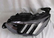 Laden Sie das Bild in den Galerie-Viewer, Frontscheinwerfer Peugeot 2008 II 90123733 LED Links Scheinwerfer Headlight