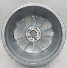 Laden Sie das Bild in den Galerie-Viewer, 1x Alufelge 19 Zoll 8.5" 5x120 33ET Glanz Silber 6794690 BMW 5 F11 F10 F12 F13 FEL4645503797hl