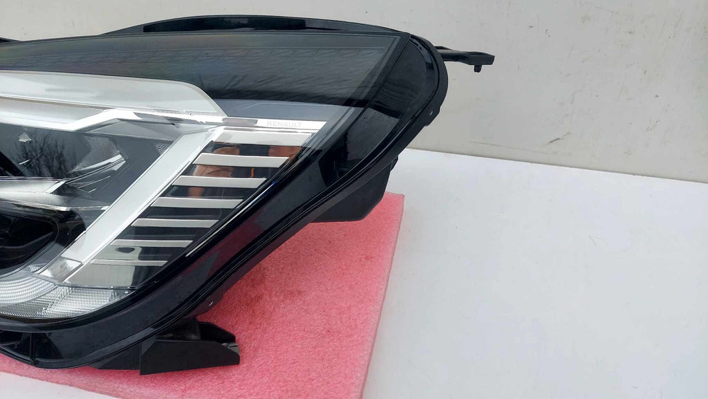 Frontscheinwerfer Renault Captur II 260608054R Full LED Links Headlight