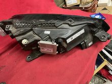 Laden Sie das Bild in den Galerie-Viewer, Frontscheinwerfer Skoda Superb III 3V1941016D Full LED Rechts oder Links