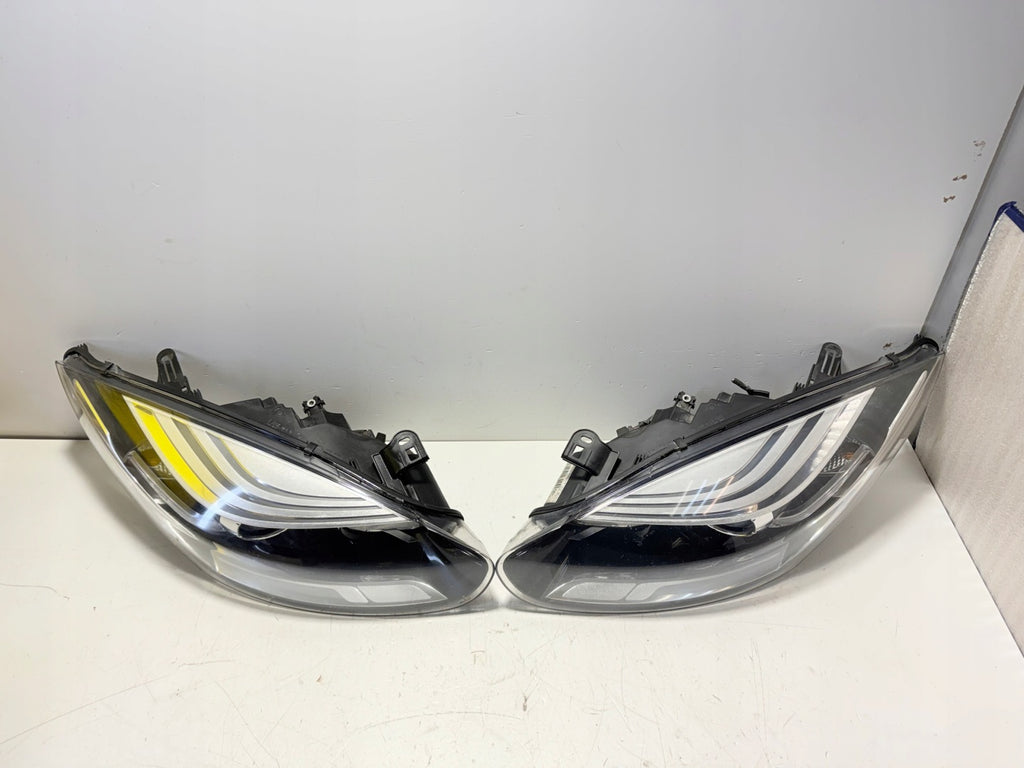 Frontscheinwerfer Renault Megane III 260605817 Ein Stück (Rechts oder Links) SCH6850811228et