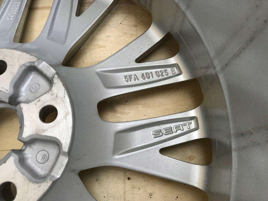 1x Alufelge 17 Zoll 7.5" 5x112 46ET 5FA601025B Seat Leon Rim Wheel FEL8645636121xr