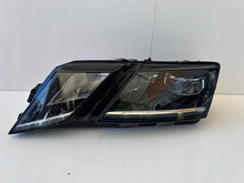 Laden Sie das Bild in den Galerie-Viewer, Frontscheinwerfer Skoda Octavia III 5E1941015E Full LED Links Headlight SCH2888006391ph