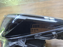 Load image into Gallery viewer, Frontscheinwerfer Toyota Yaris Cross Ein Stück (Rechts oder Links) Headlight SCH2966187576jt