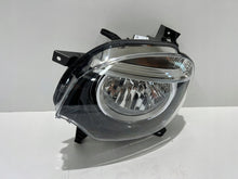 Laden Sie das Bild in den Galerie-Viewer, Frontscheinwerfer Renault Twingo III 260600966R Links Scheinwerfer Headlight