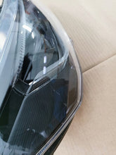 Laden Sie das Bild in den Galerie-Viewer, Frontscheinwerfer Ford Focus NX7B-13E016-AG NX7B-13E016 Rechts Headlight SCH1888518785fm