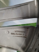 Laden Sie das Bild in den Galerie-Viewer, 1x Alufelge 19 Zoll 7.0&quot; 5x108 9809685477 Peugeot Ii Rim Wheel