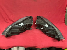 Laden Sie das Bild in den Galerie-Viewer, Frontscheinwerfer Skoda Superb III 3V1941016A 3V1941015A Xenon Rechts oder Links