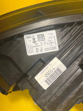 Laden Sie das Bild in den Galerie-Viewer, Frontscheinwerfer Skoda Enyaq 5LB941015A LED Links Scheinwerfer Headlight