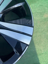 Load image into Gallery viewer, 1x Alufelge 17 Zoll 8.0" 5x112 49 5ET A2064014200 Mercedes-Benz W206 Rim Wheel FEL9456962753qt