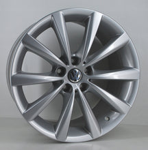 Laden Sie das Bild in den Galerie-Viewer, 4x Alufelge 18 Zoll 8.0" 5x112 30ET Glanz Silber 6867338 BMW 4 Rim Wheel FEL2255551463vt