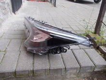 Laden Sie das Bild in den Galerie-Viewer, Frontscheinwerfer Toyota Corolla 81150-02S60 90154118 Full LED Links Headlight