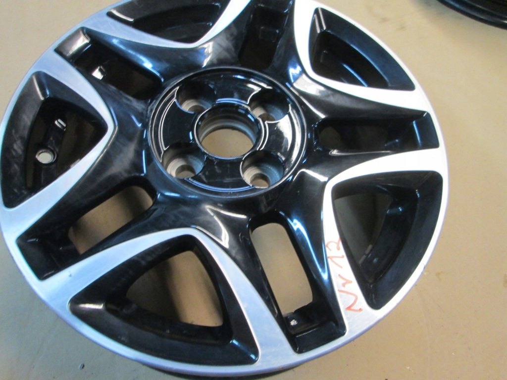 1x Alufelge 15 Zoll 5.0" 4x100 39ET 6577887665 Toyota Aygo Rim Wheel