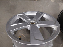 Load image into Gallery viewer, 1x Alufelge 18 Zoll 8.0" 5x112 46ET Glanz Silber 8V0601025 Audi A3 Rim Wheel FEL6959979766rn