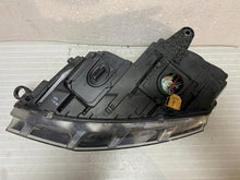 Laden Sie das Bild in den Galerie-Viewer, Frontscheinwerfer Skoda Octavia III 5E1941016B Xenon Rechts Headlight SCH7760761381zg