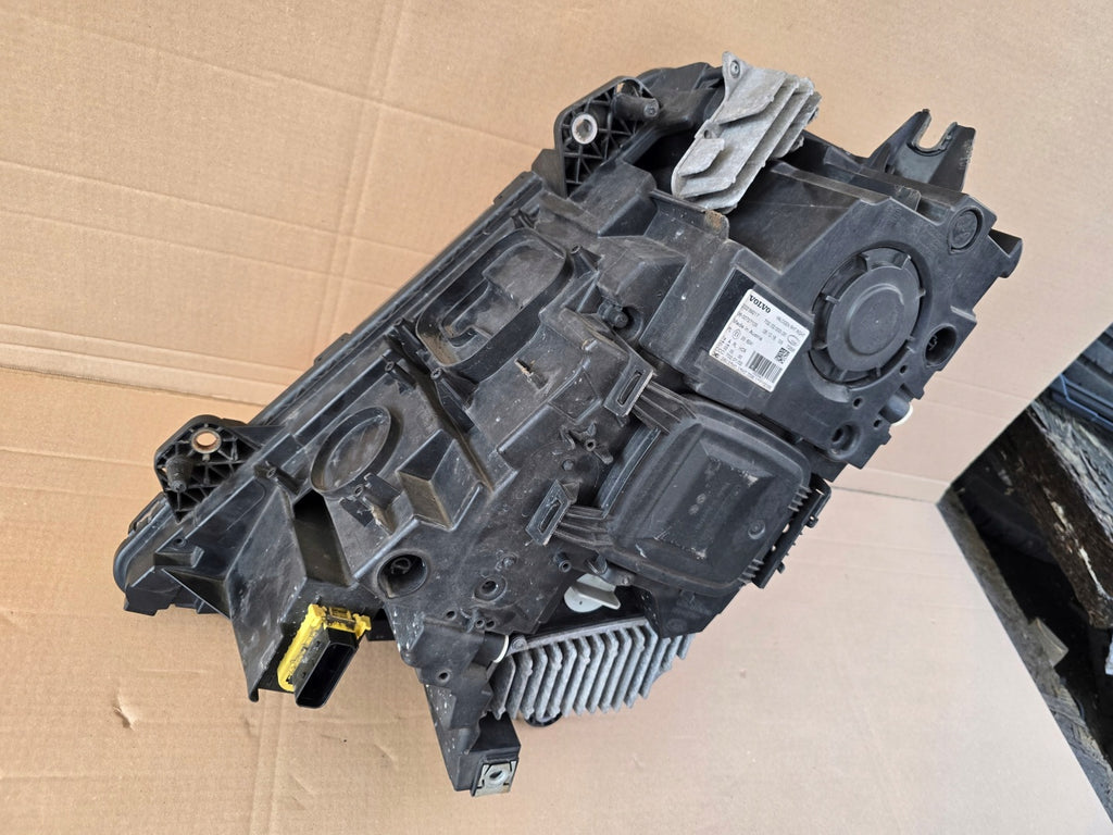Frontscheinwerfer Volvo 22239217 Rechts Scheinwerfer Headlight SCH7519503182ql