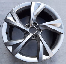 Load image into Gallery viewer, 1x Alufelge 18 Zoll 8.0&quot; 5x112 8W0601025EJ Audi A4 B9 Rim Wheel