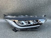Laden Sie das Bild in den Galerie-Viewer, Frontscheinwerfer Toyota Yaris LED Rechts Scheinwerfer Headlight SCH1431600287wi