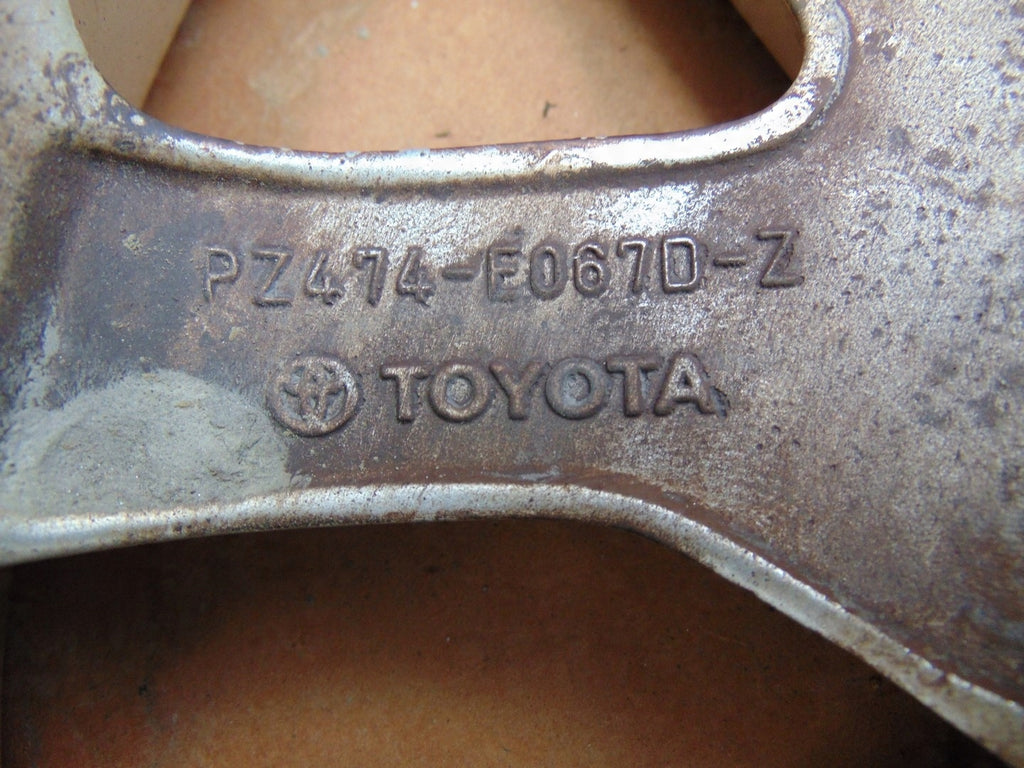 1x Alufelge 16 Zoll 6.5" 5x114.3 45ET Silber PZ474-E067D-Z Toyota Auris