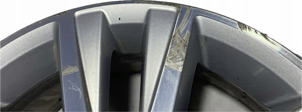 1x Alufelge 15 Zoll 6.0" 5x100 40ET Glanz Silber 6R0601025 VW Polo Rim Wheel