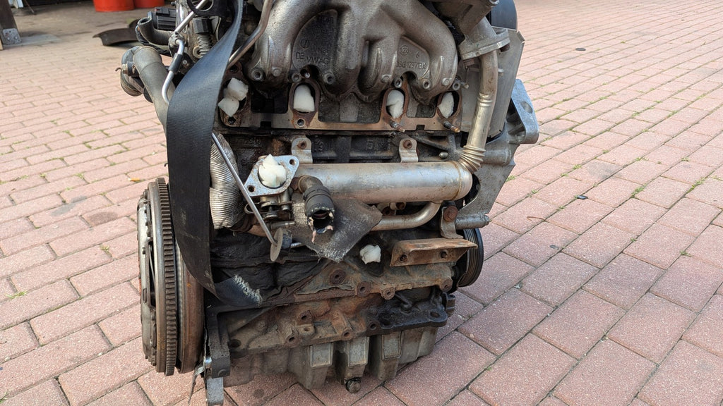 Motor Seat VW Leon Golf V BLS 1.9 TDI 105PS 77kW Diesel Engine Unkomplett