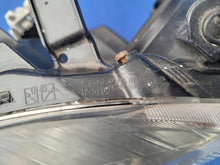 Laden Sie das Bild in den Galerie-Viewer, Frontscheinwerfer Toyota Corolla Xenon Rechts Scheinwerfer Headlight SCH6837211171ci