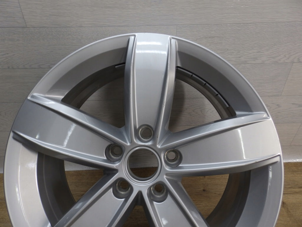 1x Alufelge 17 Zoll 6.5" 5x112 38ET Glanz Silber 5NA071497 VW Tiguan Rim Wheel FEL3561504227wb