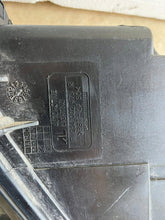Load image into Gallery viewer, Frontscheinwerfer Mazda 6 Ein Stück (Rechts oder Links) Scheinwerfer Headlight SCH8193053035fs