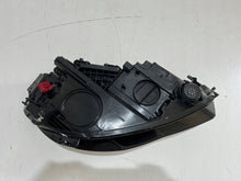 Laden Sie das Bild in den Galerie-Viewer, Frontscheinwerfer Audi A6 C7 4G0941033H Full LED Ein Stück (Rechts oder Links)