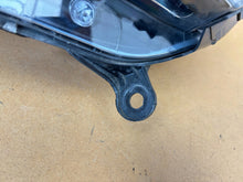 Laden Sie das Bild in den Galerie-Viewer, Frontscheinwerfer Renault Clio Links Scheinwerfer Headlight SCH8822997895wb