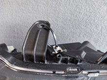 Laden Sie das Bild in den Galerie-Viewer, Frontscheinwerfer Mitsubishi Outlander III 8301D0-93 Links Headlight