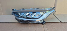 Laden Sie das Bild in den Galerie-Viewer, Frontscheinwerfer Toyota Yaris Links Scheinwerfer Headlight SCH4016500896mn