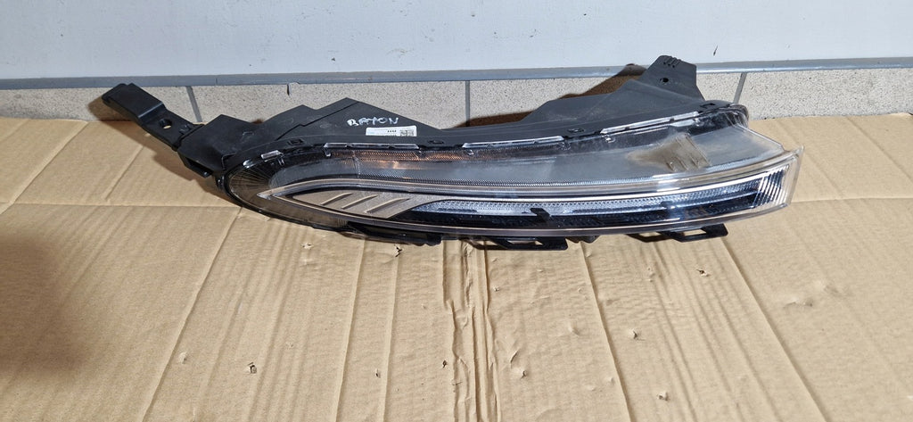 Frontscheinwerfer Hyundai Bayon 92208Q0600 Rechts Scheinwerfer Headlight