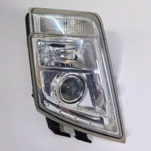 Laden Sie das Bild in den Galerie-Viewer, Frontscheinwerfer Volvo 21323113 Rechts Scheinwerfer Headlight