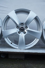 Load image into Gallery viewer, 4x Alufelge 18 Zoll 8.5" 5x112 48ET Glanz Silber A2124011302 Mercedes-Benz FEL2621481142kk