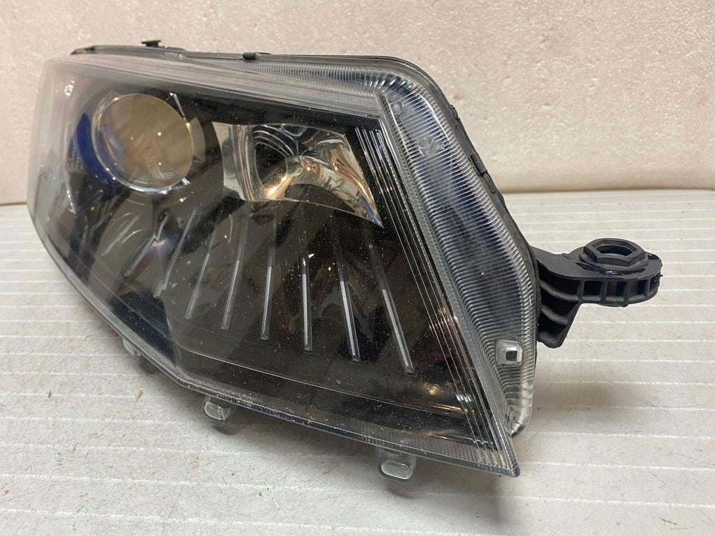 Frontscheinwerfer Skoda Octavia III 5E1941016 Xenon Rechts Headlight SCH4523832880ii
