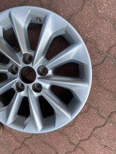 Laden Sie das Bild in den Galerie-Viewer, 1x Alufelge 16 Zoll 7.0" 5x114.3 Silber CMS-1028 Toyota I Rim Wheel FEL7273389531md