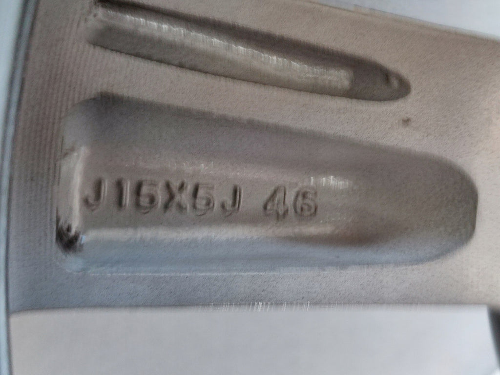 1x Alufelge 15 Zoll 5.0" 4x100 46ET Mitsubishi Space Star Rim Wheel