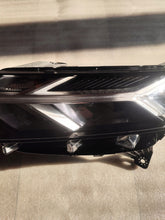 Load image into Gallery viewer, Frontscheinwerfer Dacia Sandero III 260606033R Links Scheinwerfer Headlight SCH3686931430zf